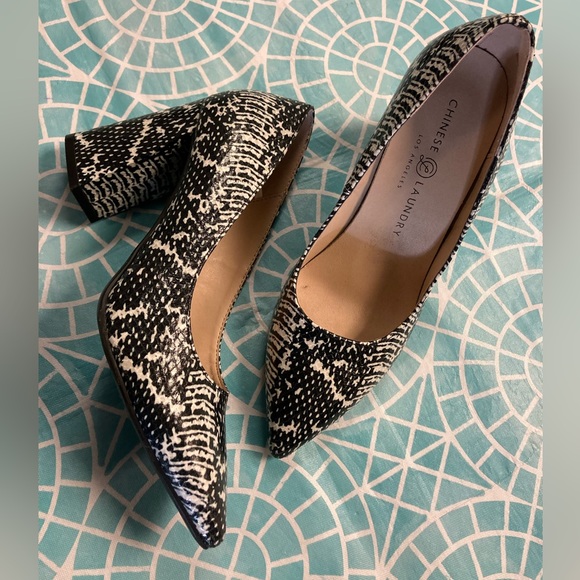 💛TODAY***$23***Chinese Laundry “Rade” faux black and white snakeskin heels. - Picture 2 of 5